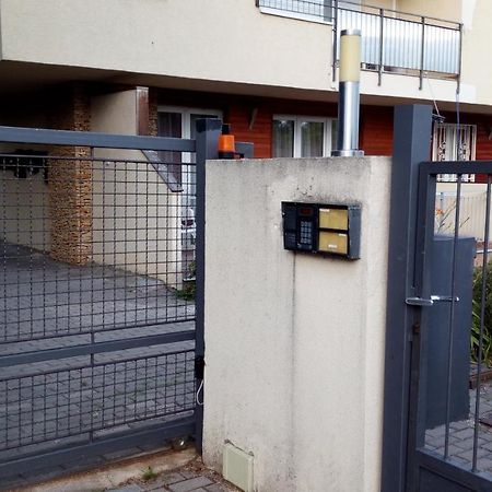 Cool & Pool Apartman Balatonfured Exterior photo