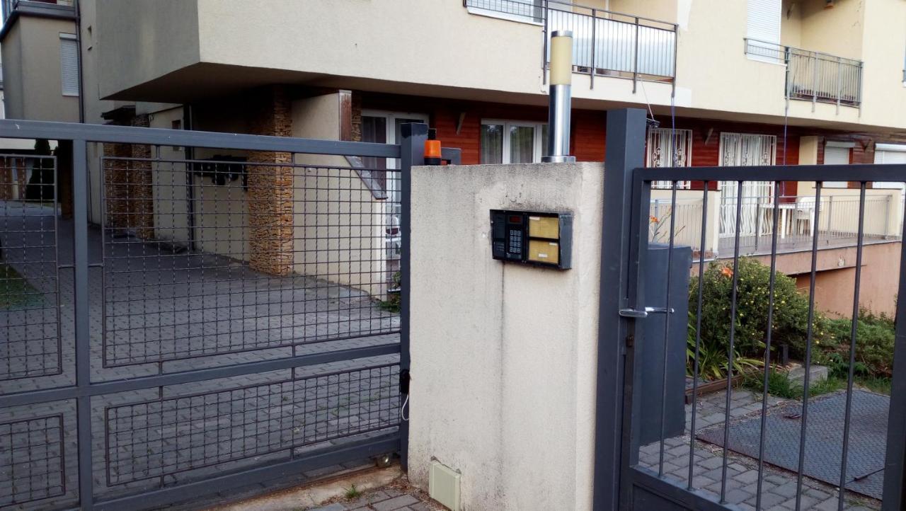 Cool & Pool Apartman Balatonfured Exterior photo