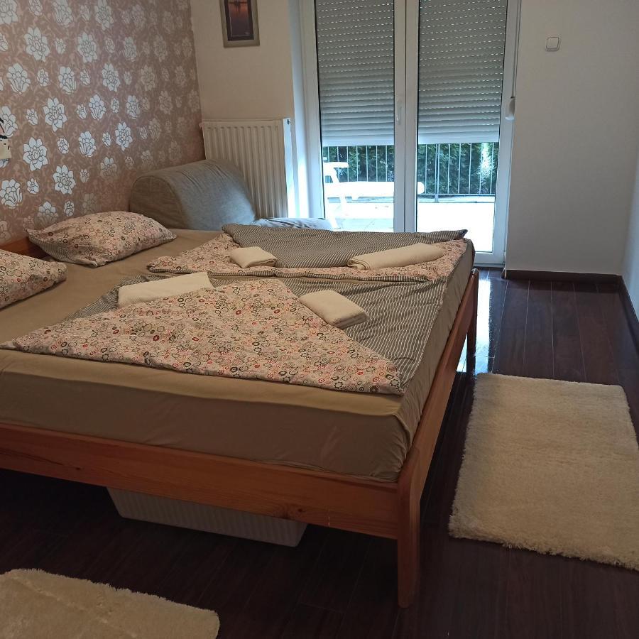 Cool & Pool Apartman Balatonfured Exterior photo
